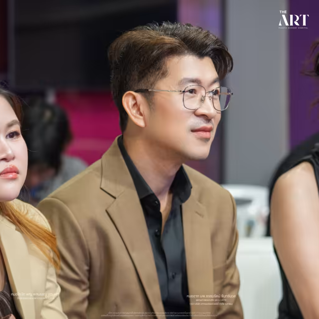 หมออาท นพ.ธรรมรัตน์ จันทร์นวล CEO The Art Hospital ร่วมให้ข้อมูลด้านศัลยกรรมตกแต่ง